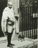 Biography of Mohandes Gandhi by 
